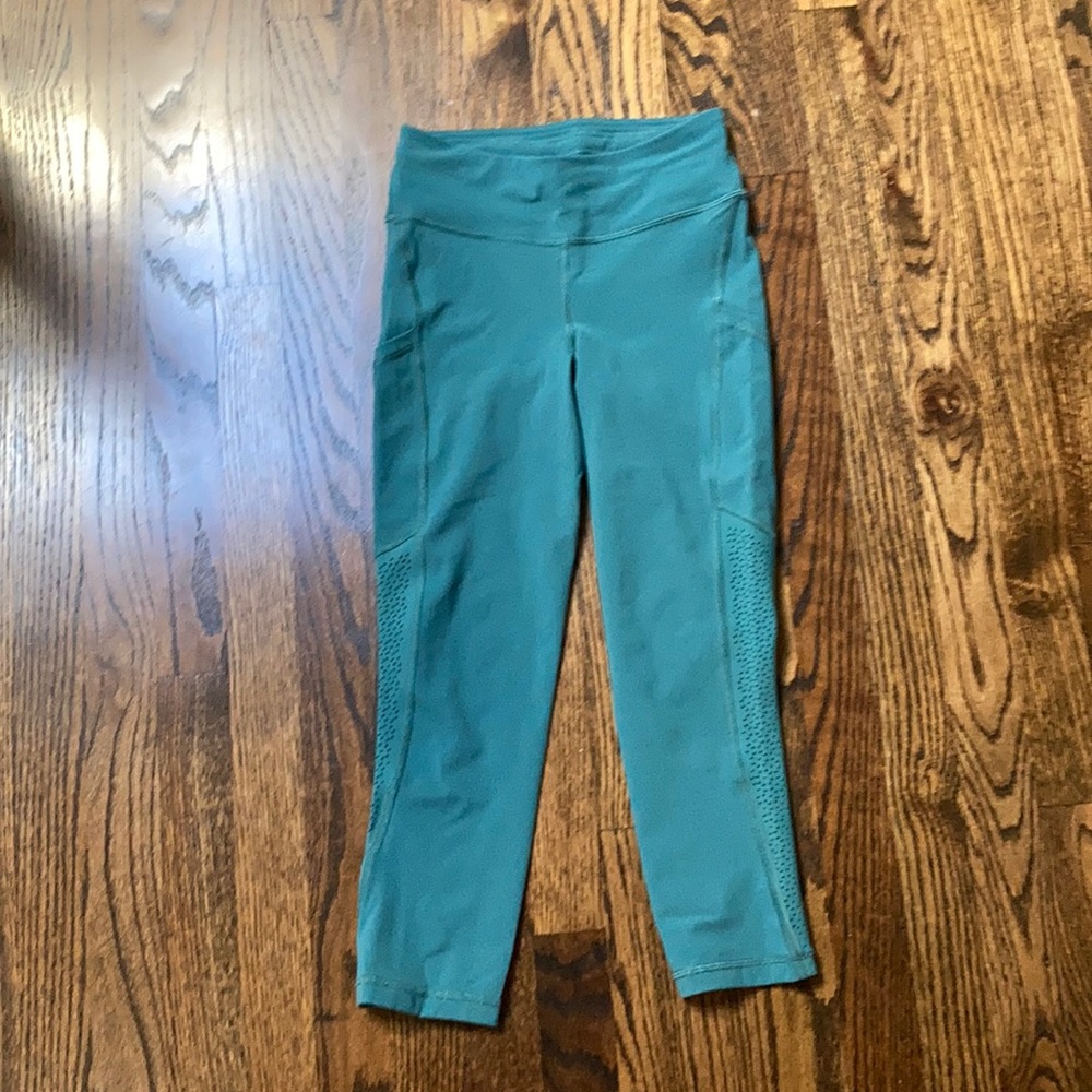 LULULEMON workout leggings crop